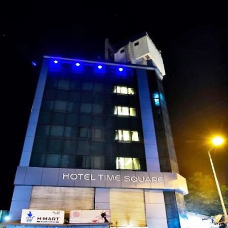 Fabexpress Time Square Hotell Thane Exteriör bild