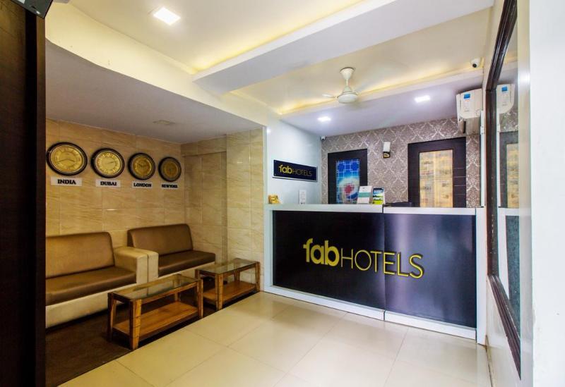 Fabexpress Time Square Hotell Thane Exteriör bild