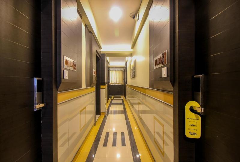 Fabexpress Time Square Hotell Thane Exteriör bild