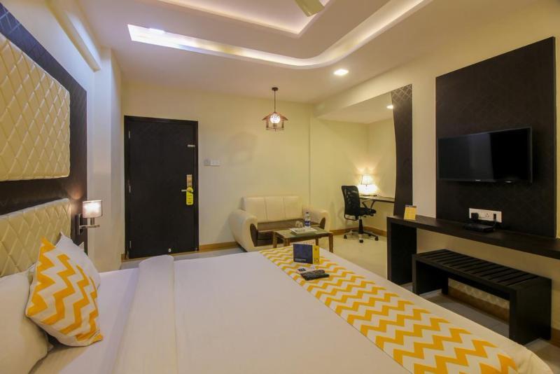 Fabexpress Time Square Hotell Thane Exteriör bild