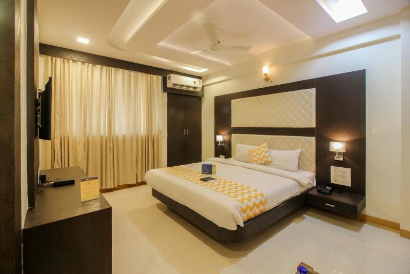 Fabexpress Time Square Hotell Thane Exteriör bild
