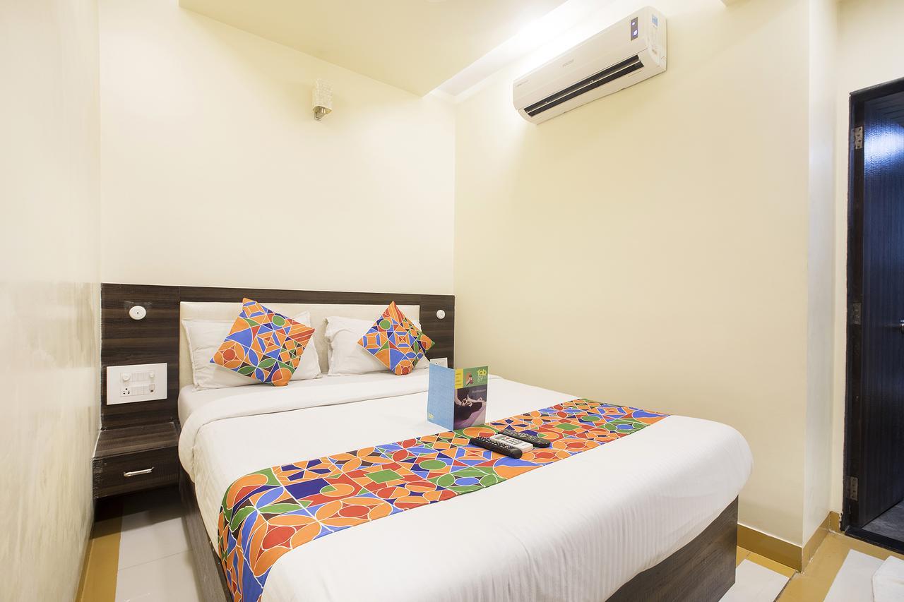Fabexpress Time Square Hotell Thane Exteriör bild