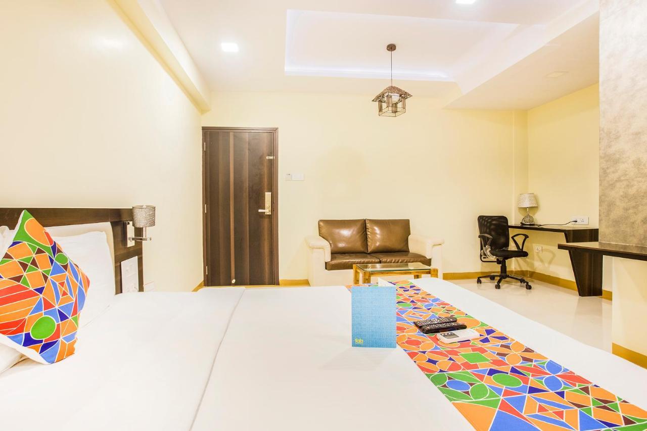 Fabexpress Time Square Hotell Thane Exteriör bild