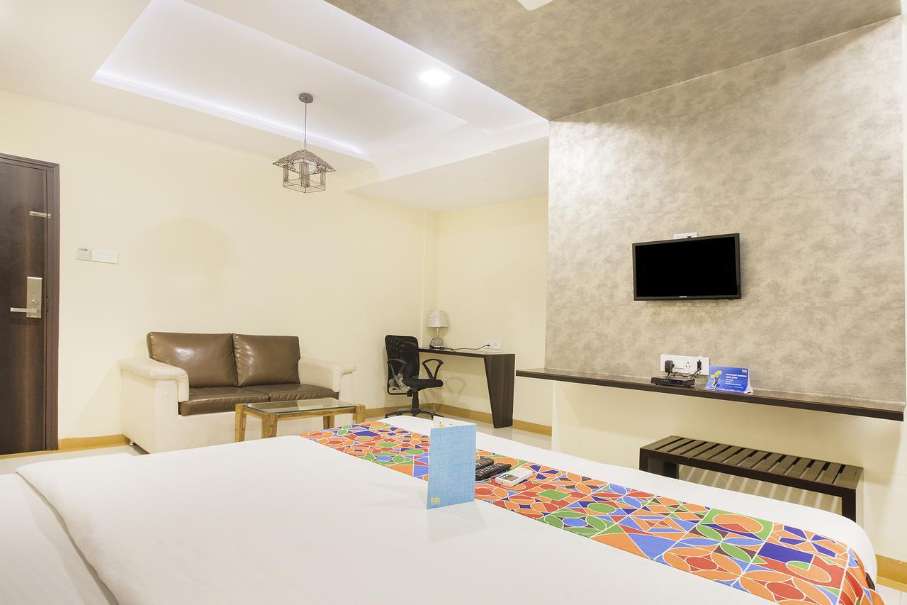 Fabexpress Time Square Hotell Thane Exteriör bild