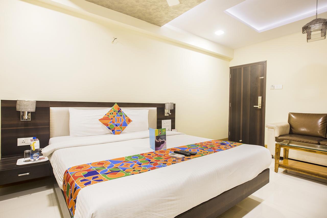 Fabexpress Time Square Hotell Thane Exteriör bild