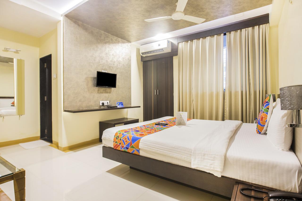 Fabexpress Time Square Hotell Thane Exteriör bild