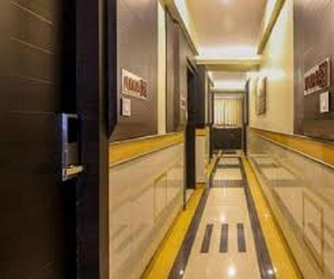 Fabexpress Time Square Hotell Thane Exteriör bild