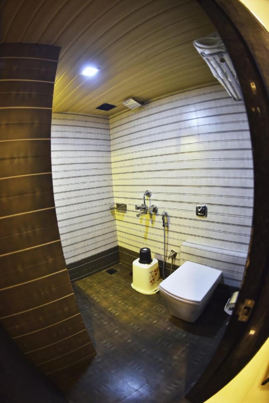 Fabexpress Time Square Hotell Thane Exteriör bild