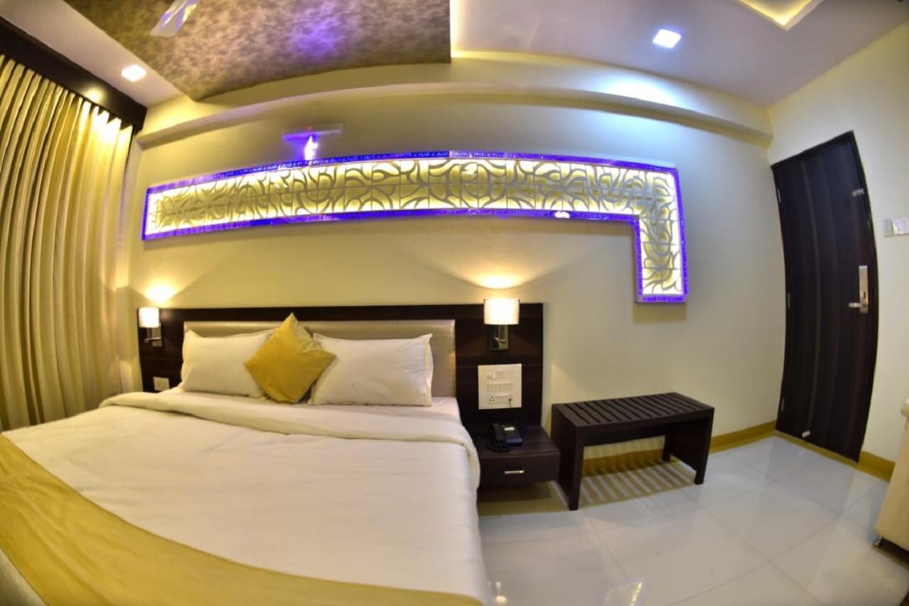 Fabexpress Time Square Hotell Thane Exteriör bild