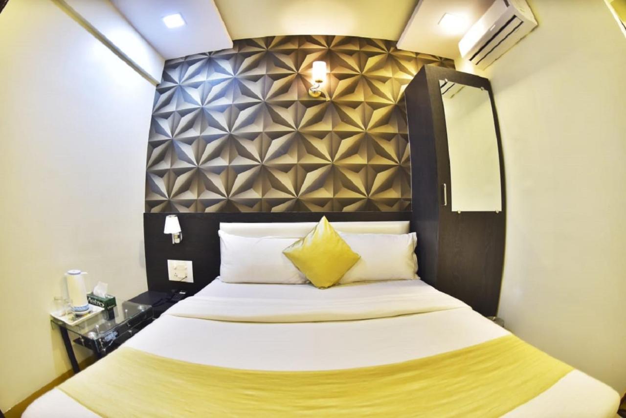 Fabexpress Time Square Hotell Thane Exteriör bild