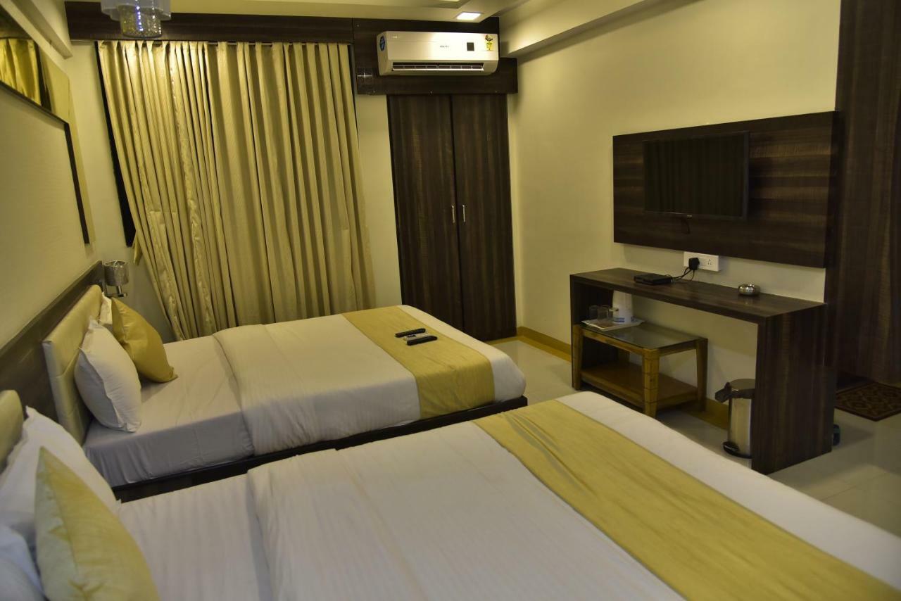 Fabexpress Time Square Hotell Thane Exteriör bild