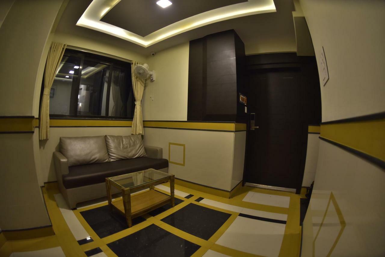 Fabexpress Time Square Hotell Thane Exteriör bild