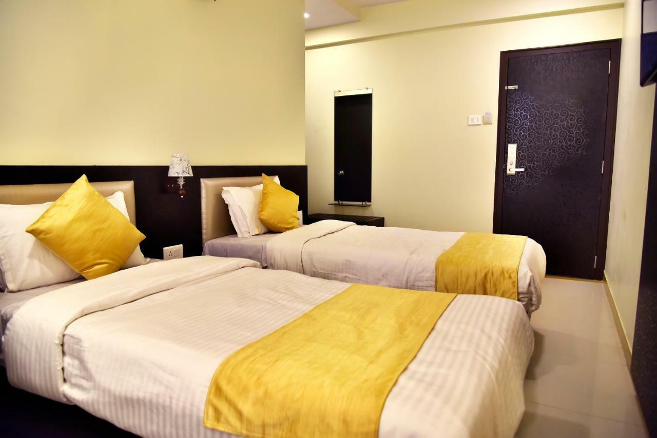 Fabexpress Time Square Hotell Thane Exteriör bild