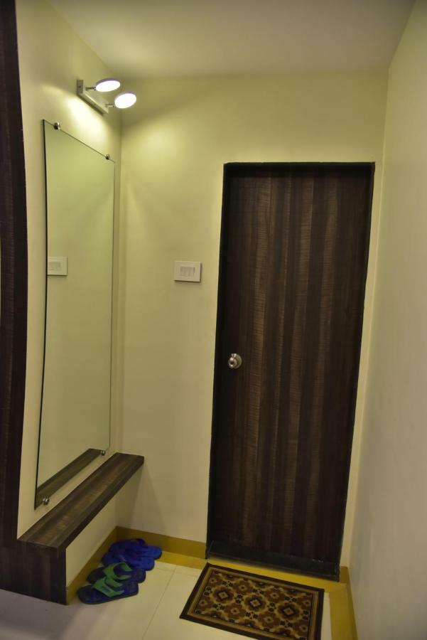 Fabexpress Time Square Hotell Thane Exteriör bild